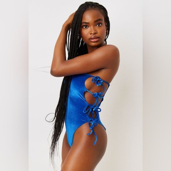 NWT FRANKIES BIKINS Swim Made in USA 🇺🇸 Honey Velvet Cheeky One Piece Size M - Picture 2 of 15